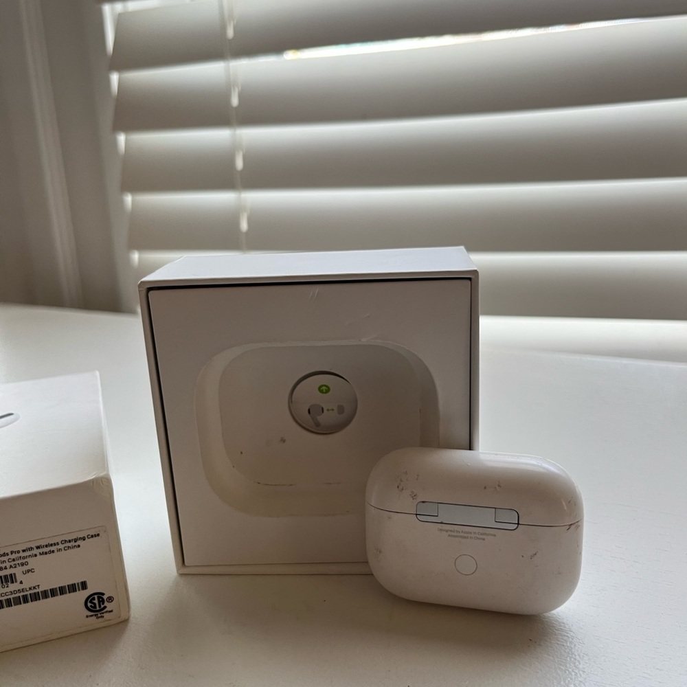 AirPod Pro’s First generation - Picture 5 of 6